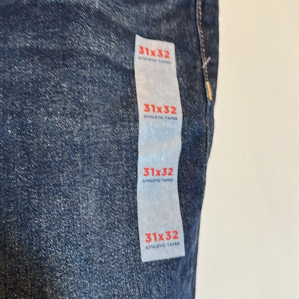 Old Navy Athletic Taper Cotton Stretch Blue Jeans 31x32 NWT - Picture 6 of 12